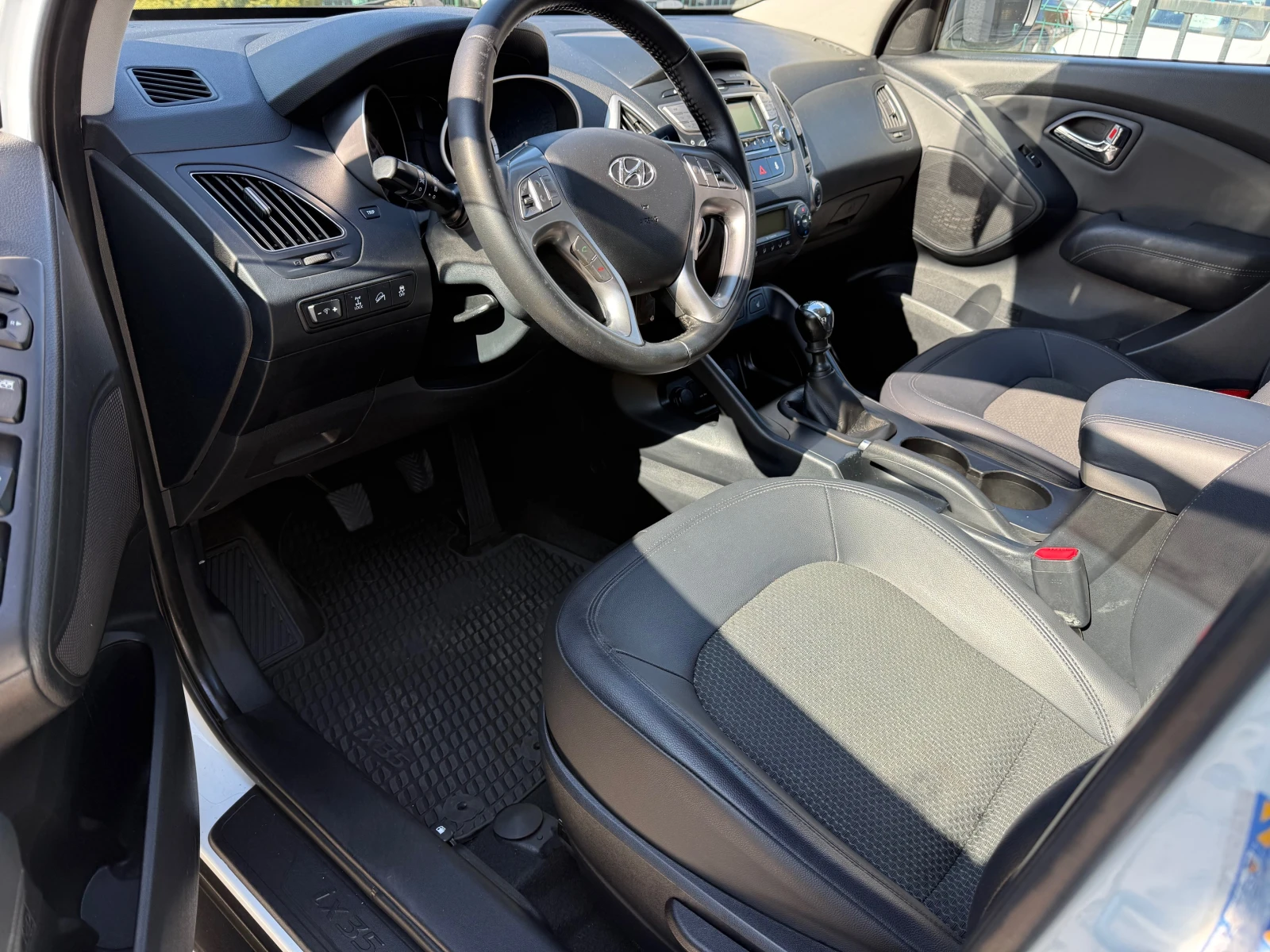 Hyundai IX35 2.0CRDI 4x4, снимка 8 - Автомобили и джипове - 53753803