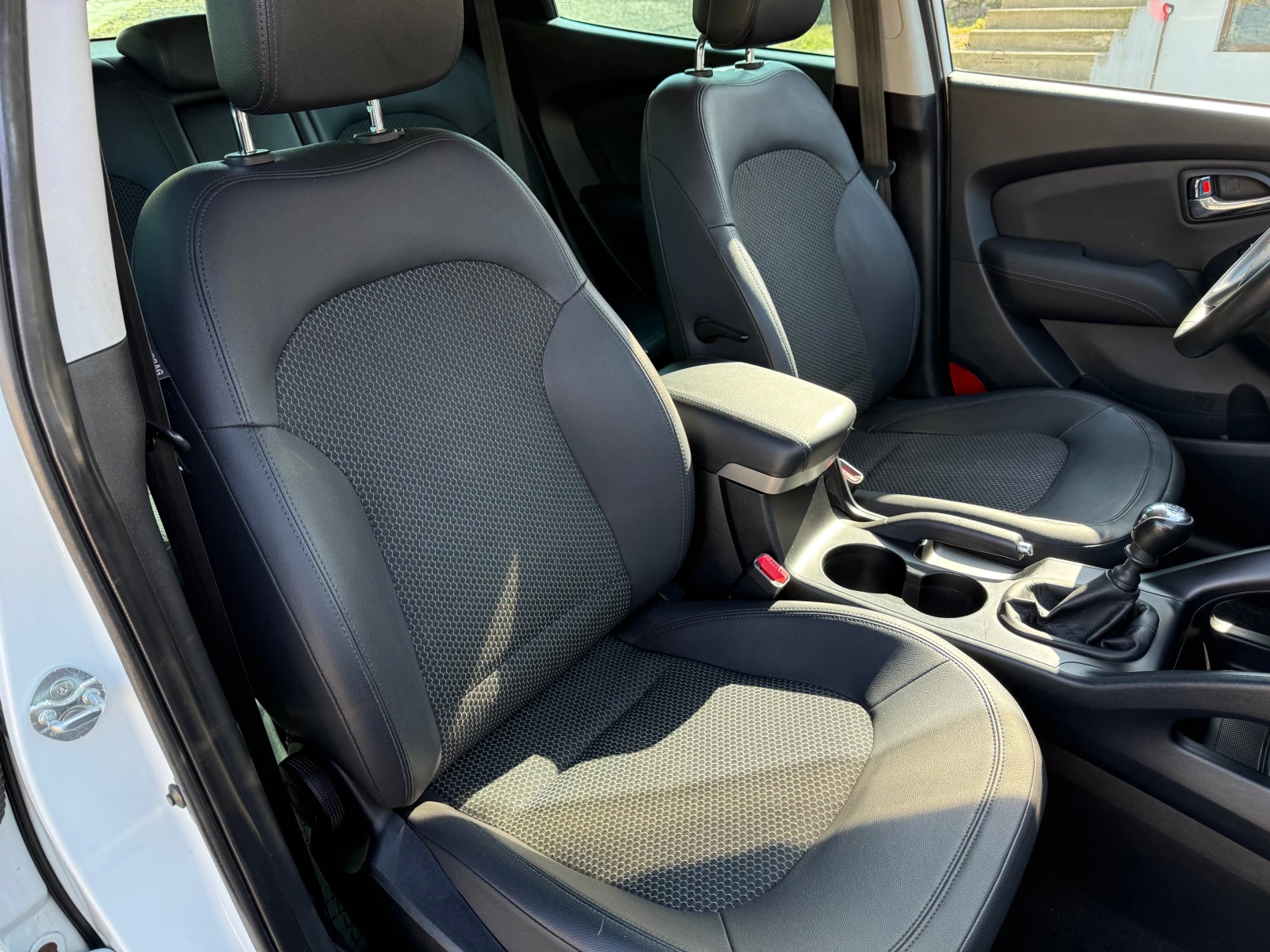 Hyundai IX35 2.0CRDI 4x4, снимка 12 - Автомобили и джипове - 53753803