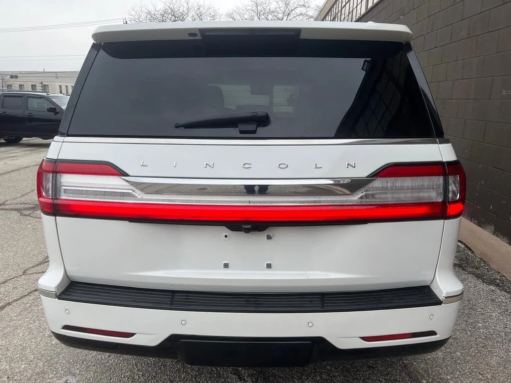 Lincoln Navigator Reserve * ОБДУХВАНЕ* 360 КАМЕРА* ПОДГРЕВИ* DIGITAL - изображение 4