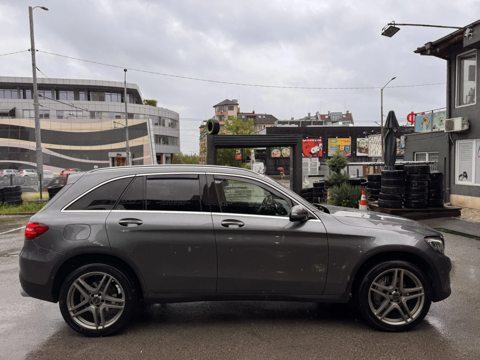 Mercedes-Benz GLC 350 Avangarde, снимка 3 - Автомобили и джипове - 54413406