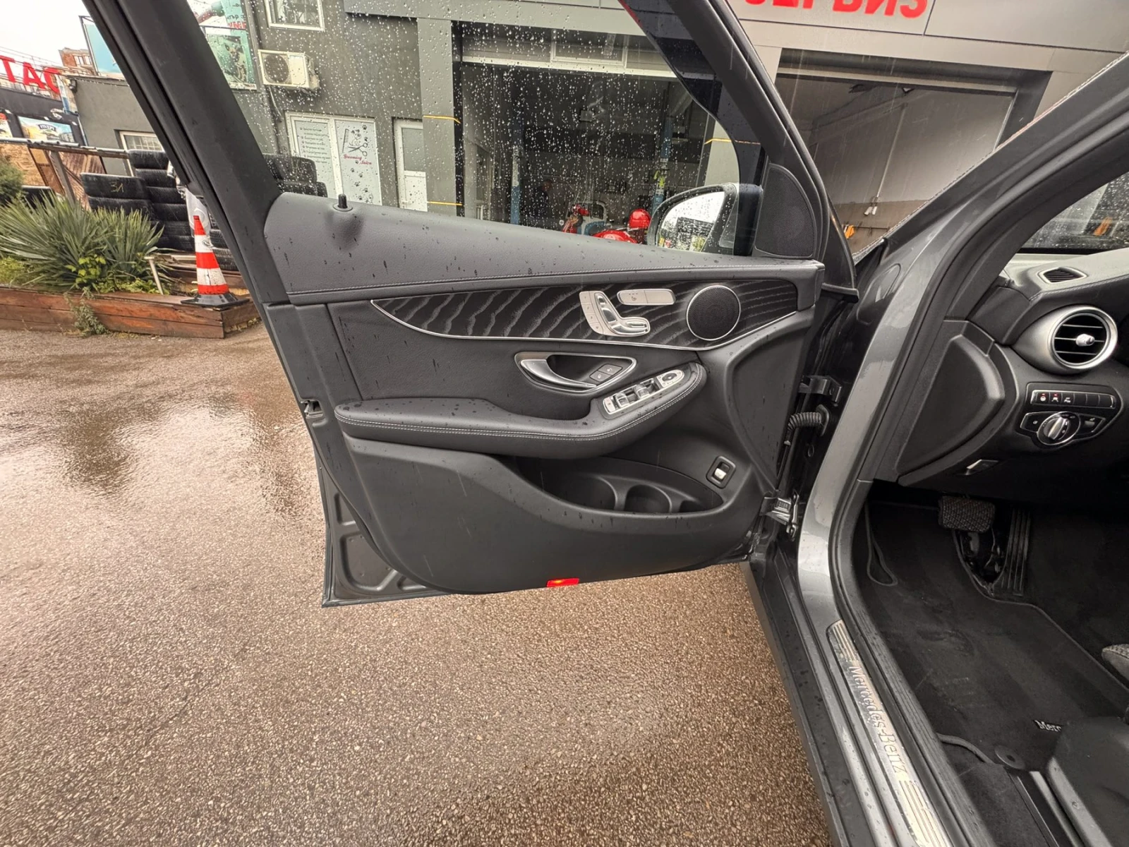 Mercedes-Benz GLC 350 Avangarde, снимка 10 - Автомобили и джипове - 54413406