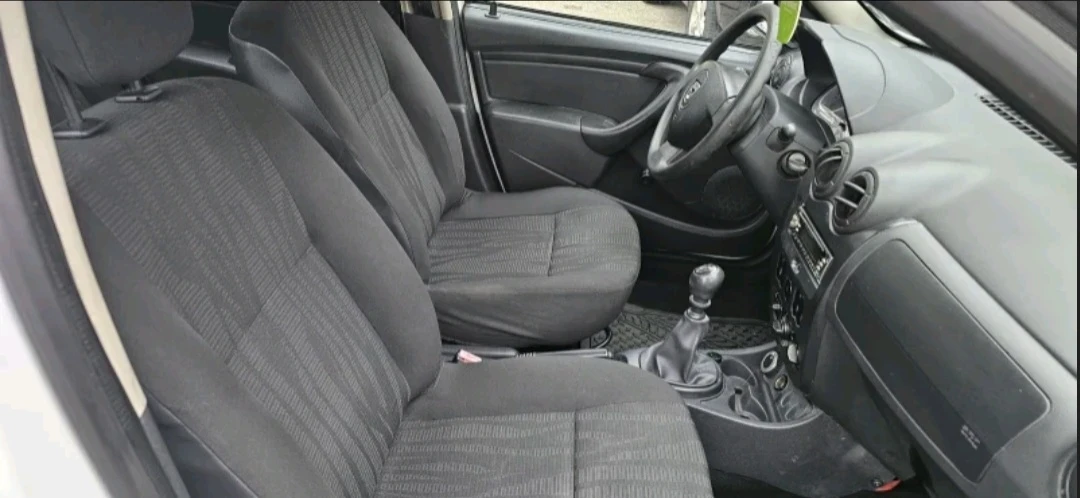 Dacia Duster 1.6, бензин, 4Х4, снимка 8 - Автомобили и джипове - 54640467