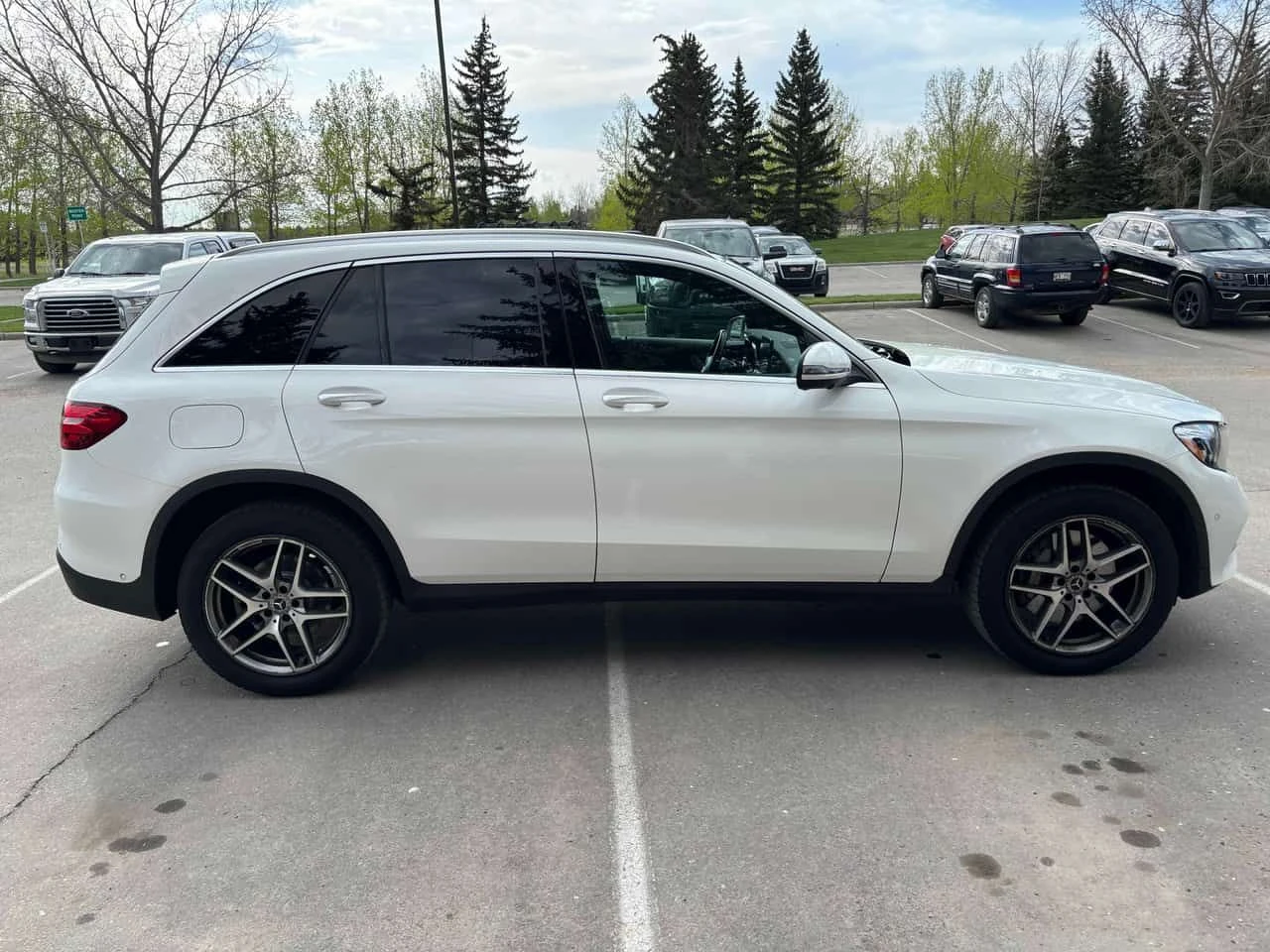Mercedes-Benz GLC 300 4MATIC* DISTRONIC* 360КАМЕРИ* ПАНОРАМА* , снимка 3 - Автомобили и джипове - 54666739