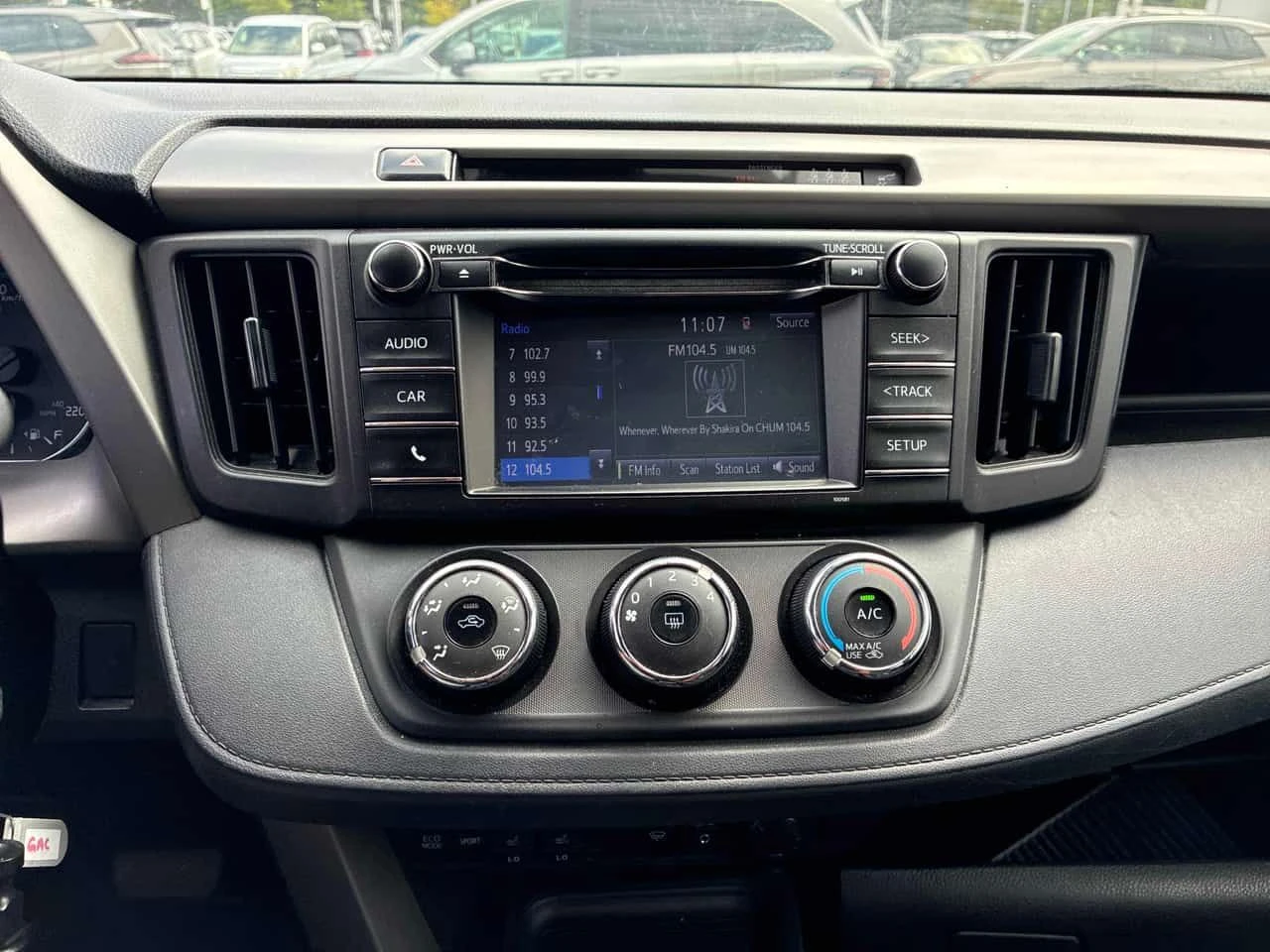 Toyota Rav4 * LE * CARFAX * ЦЕНА ДО БГ, снимка 11 - Автомобили и джипове - 55299047