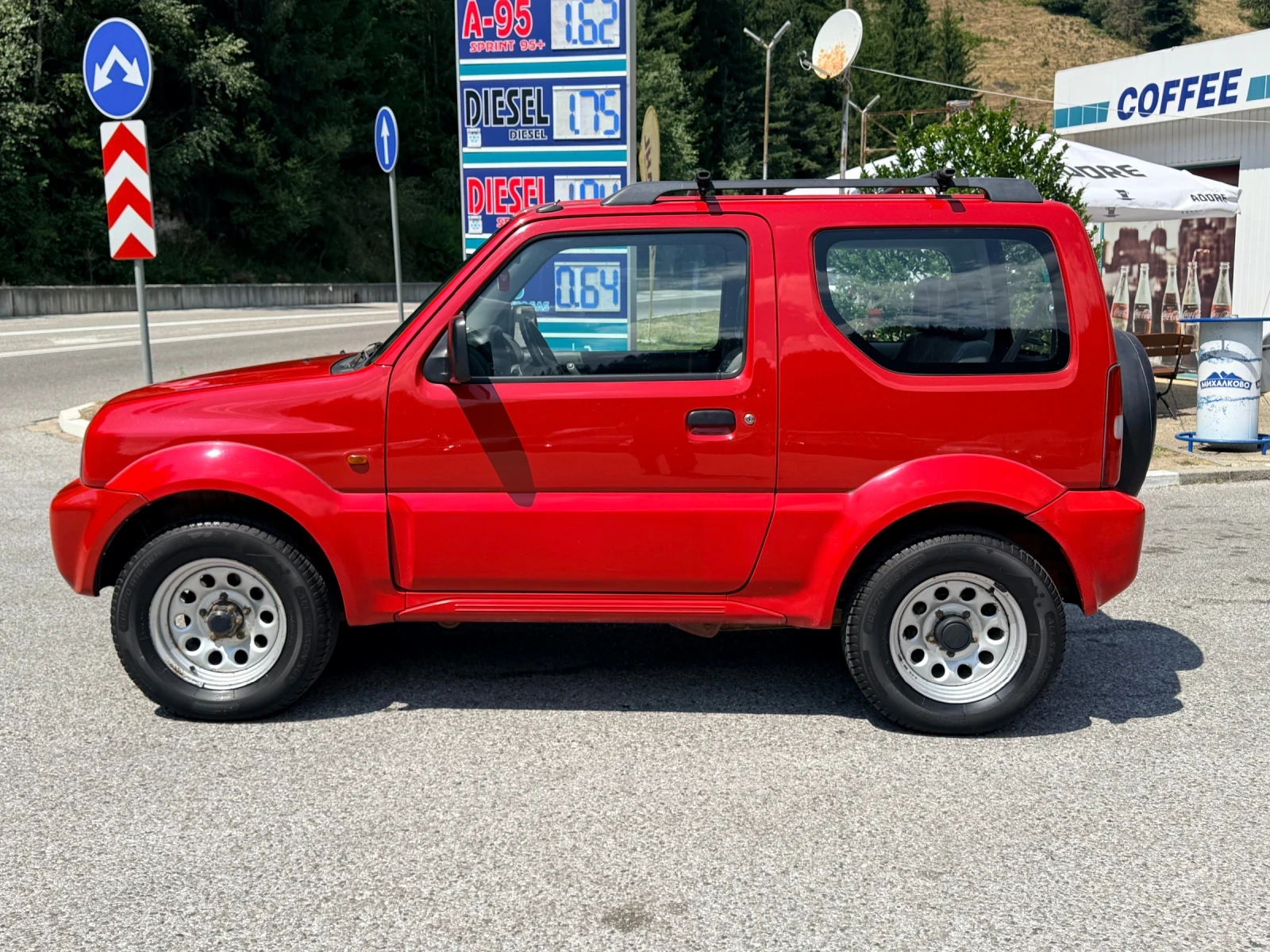 Suzuki Jimny 1.3i* Италия* БЪРЗИ/БАВНИ* 4х4* , снимка 2 - Автомобили и джипове - 55711075