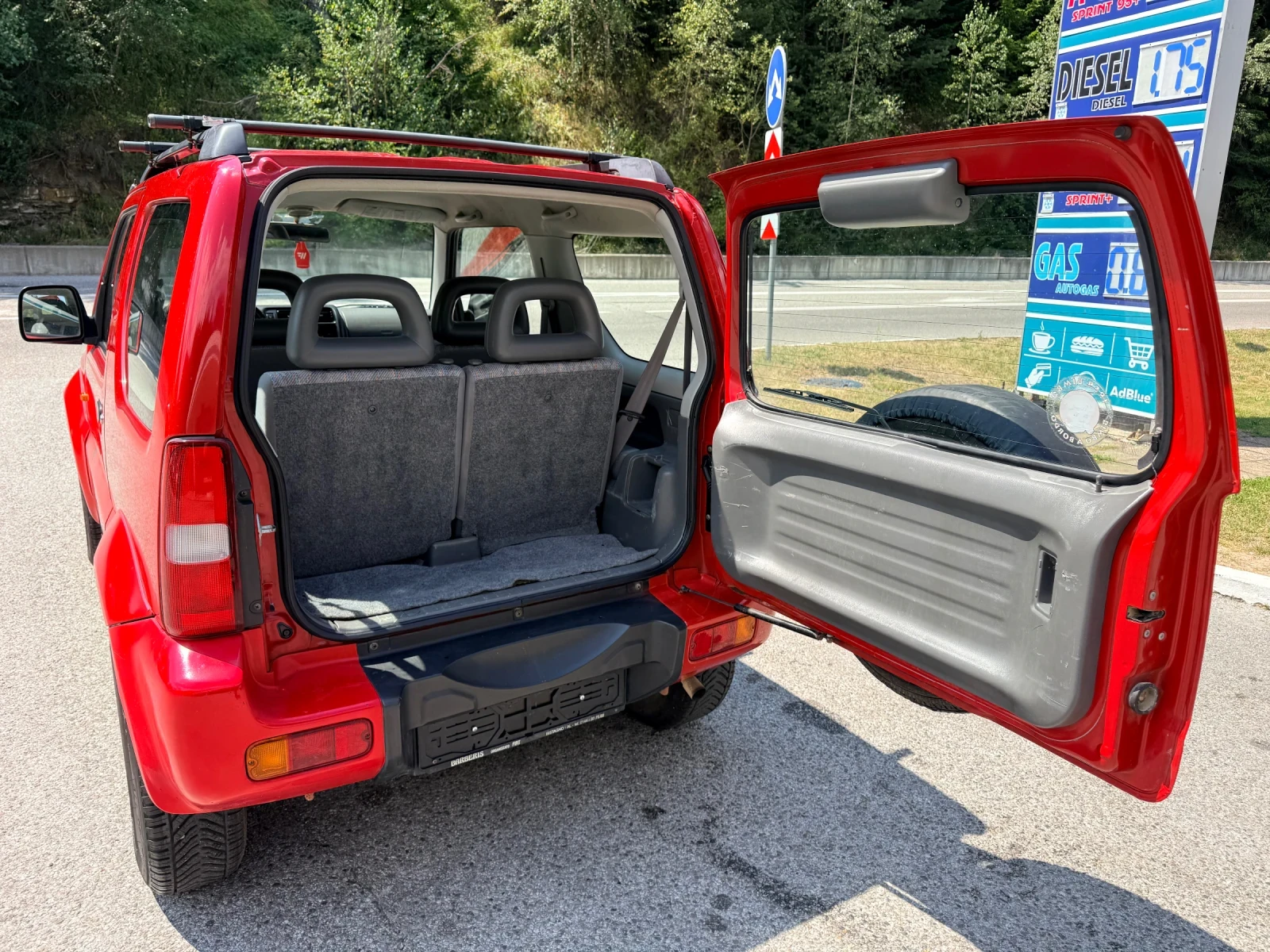 Suzuki Jimny 1.3i* Италия* БЪРЗИ/БАВНИ* 4х4* , снимка 16 - Автомобили и джипове - 55711075