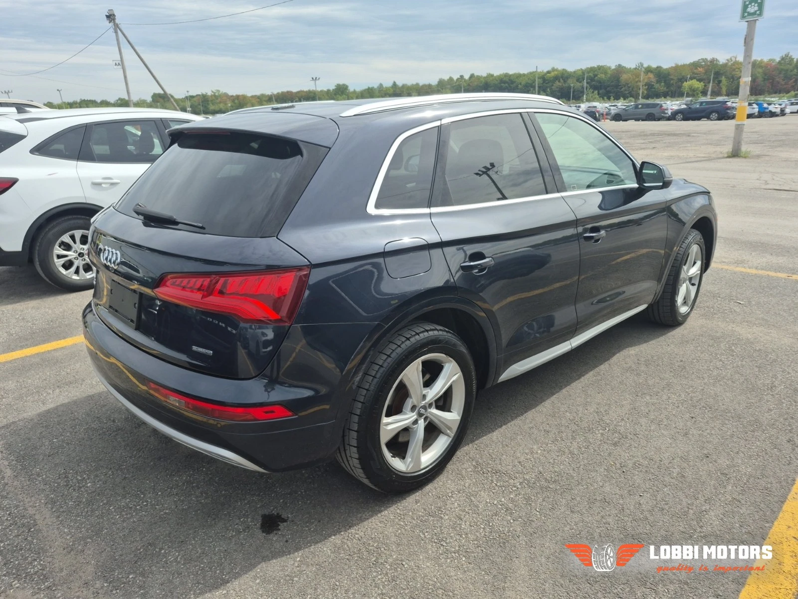 Audi Q5, снимка 3 - Автомобили и джипове - 56103765