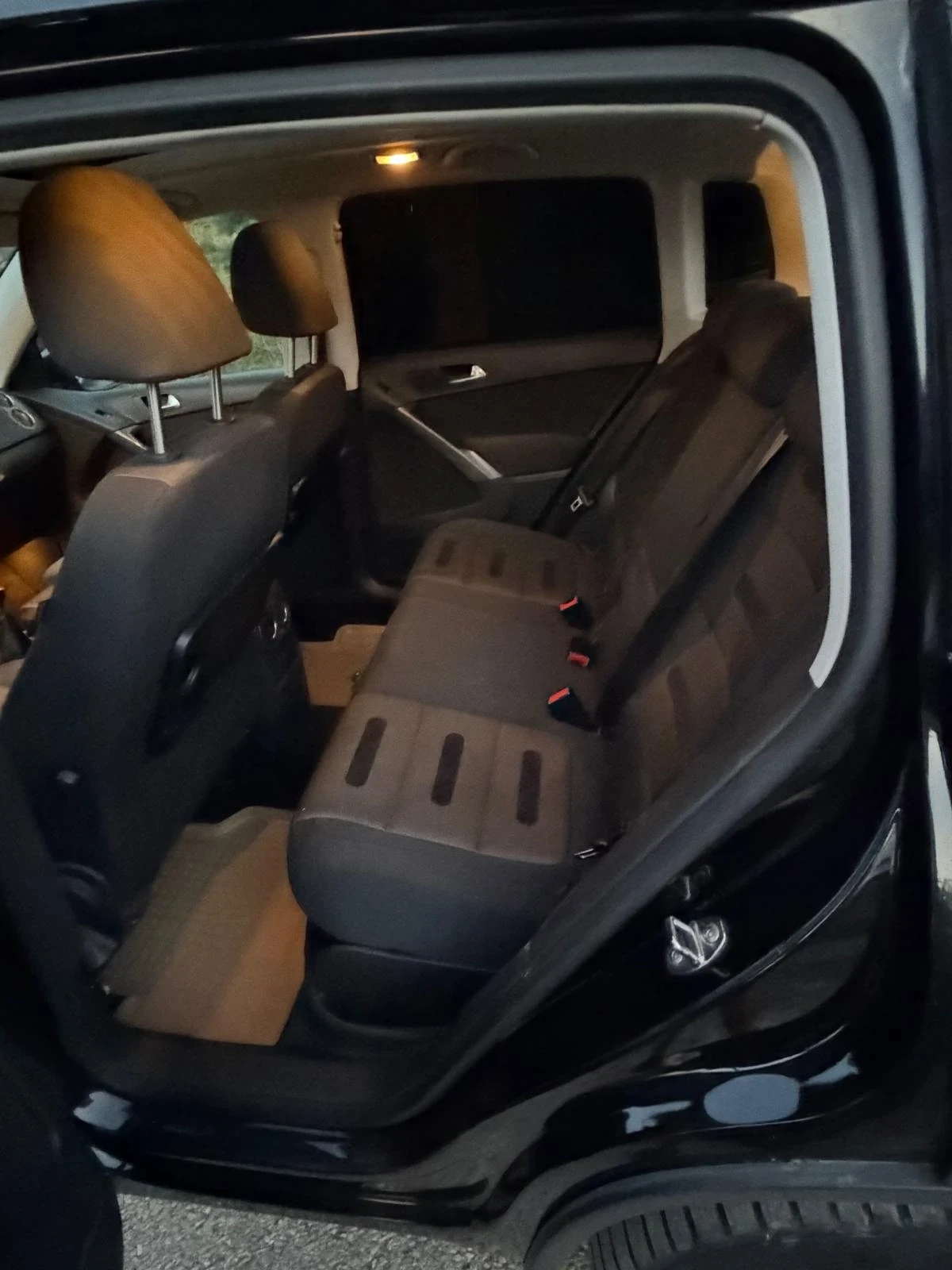 VW Tiguan, снимка 9 - Автомобили и джипове - 56327254