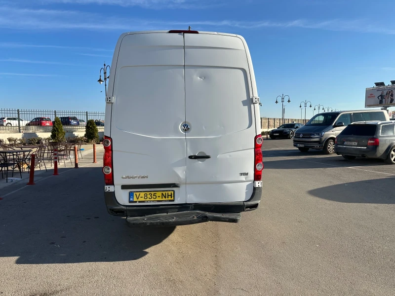 VW Crafter 109кс, снимка 4 - Бусове и автобуси - 48367445