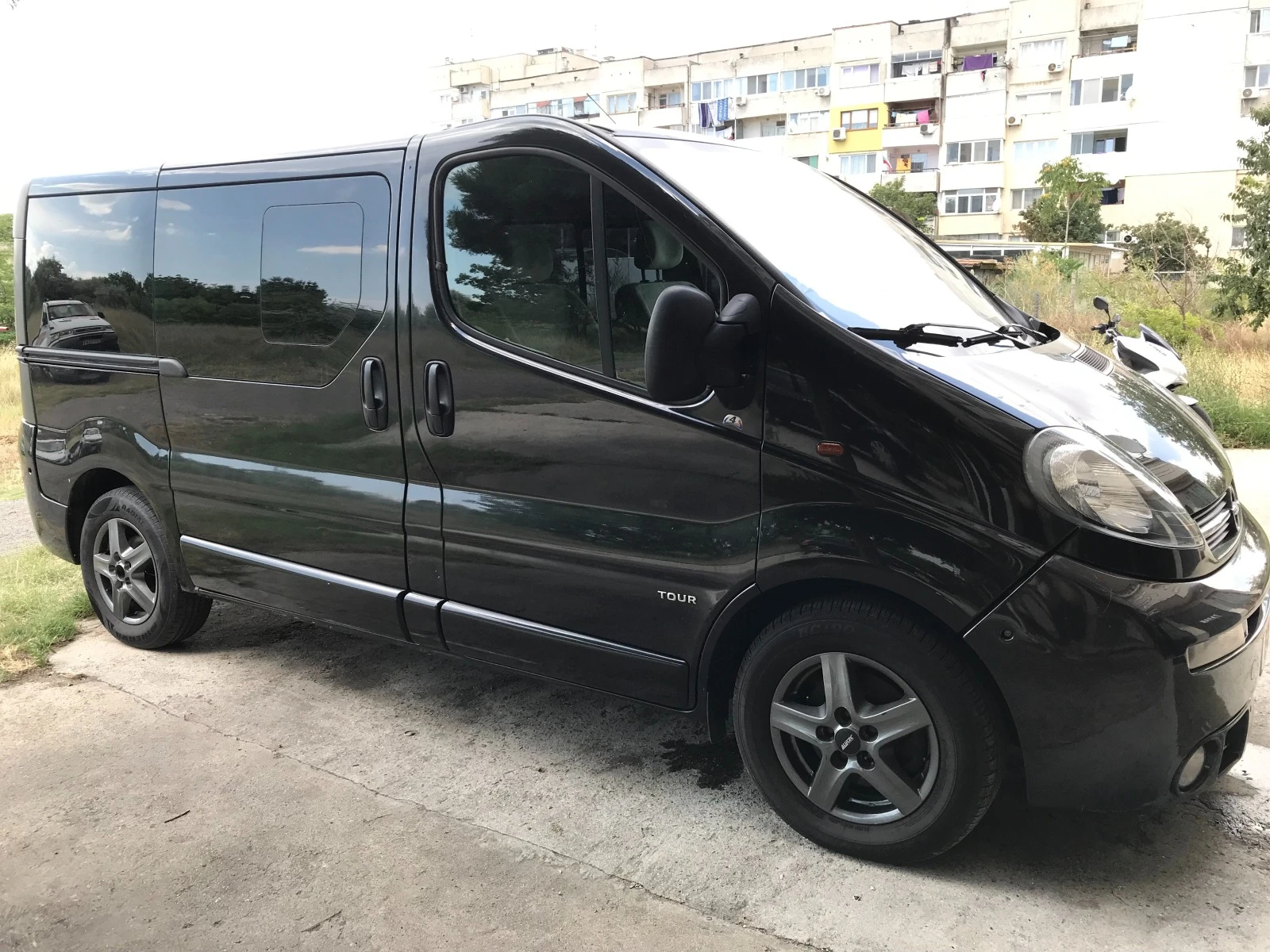 Opel Vivaro 2.5CDTI 7+ 1 - изображение 7