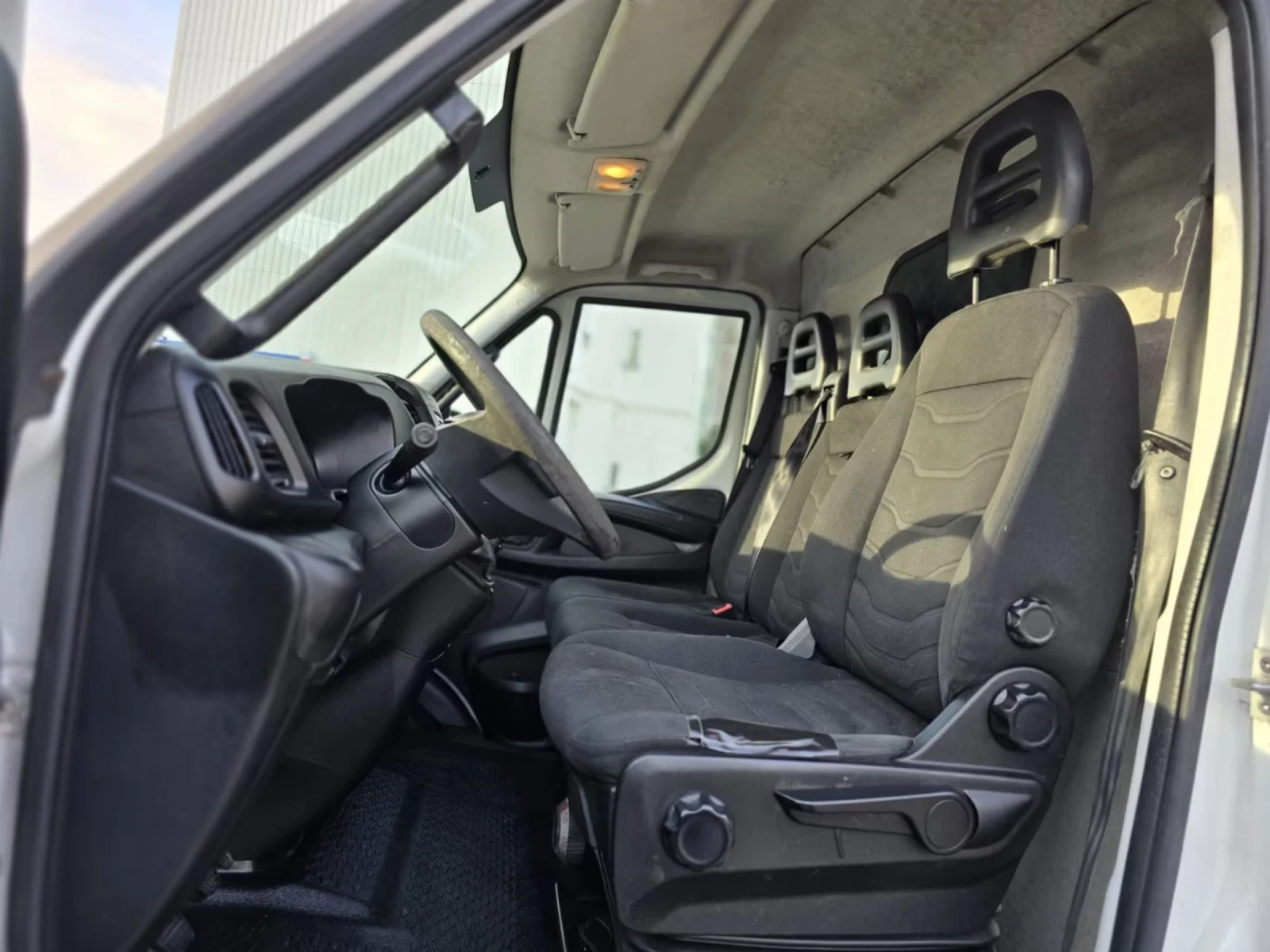 Iveco Daily, снимка 12 - Бусове и автобуси - 54141926