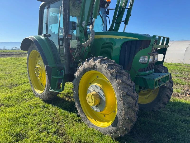 Трактор John Deere 6