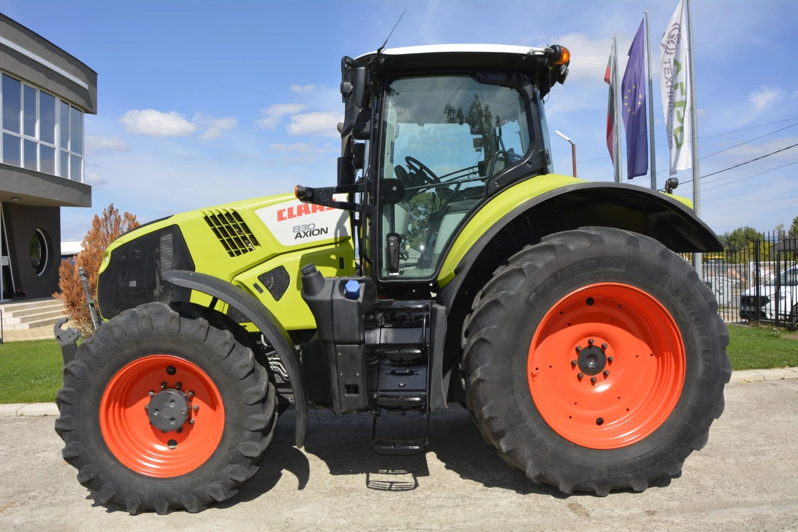 Трактор Claas AXION 830 - изображение 4