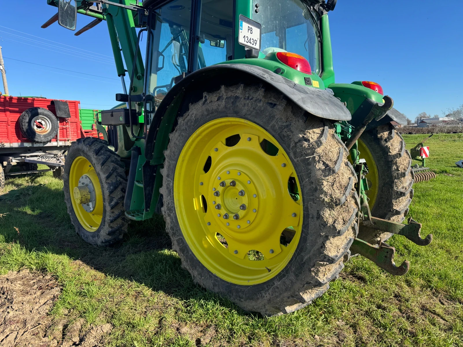 Трактор John Deere 6 - изображение 2