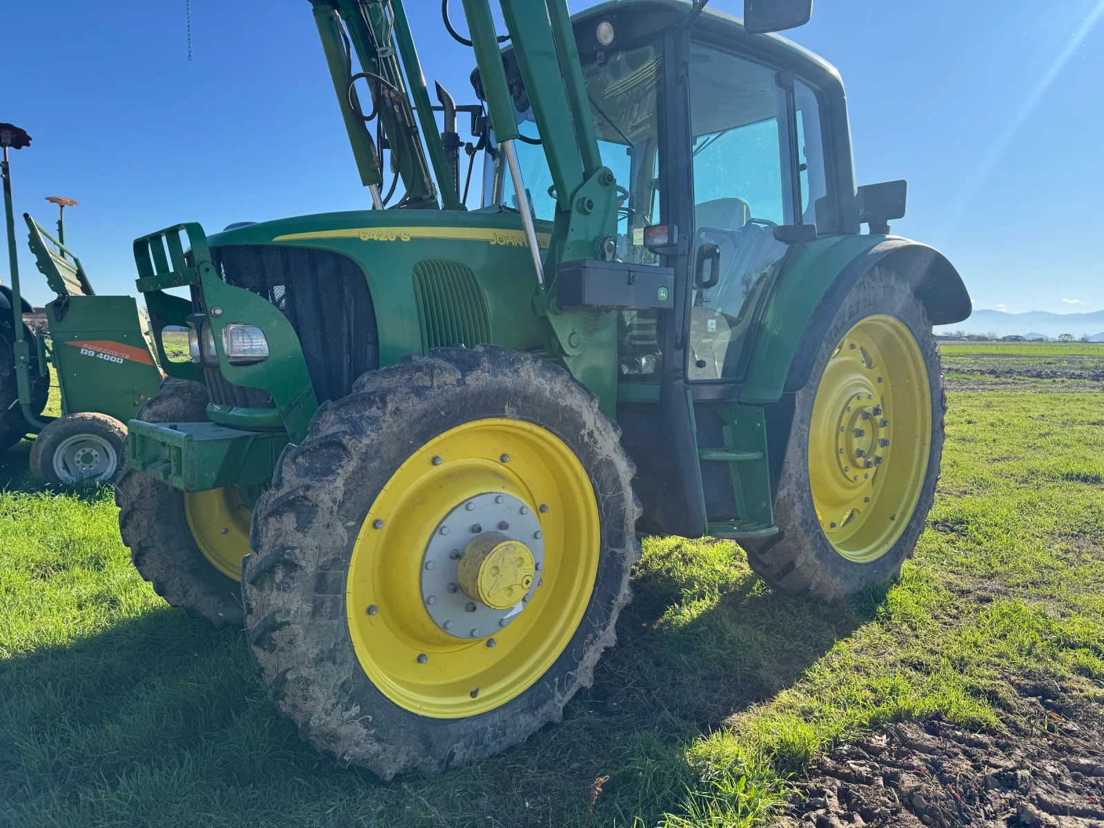 Трактор John Deere 6 - изображение 3
