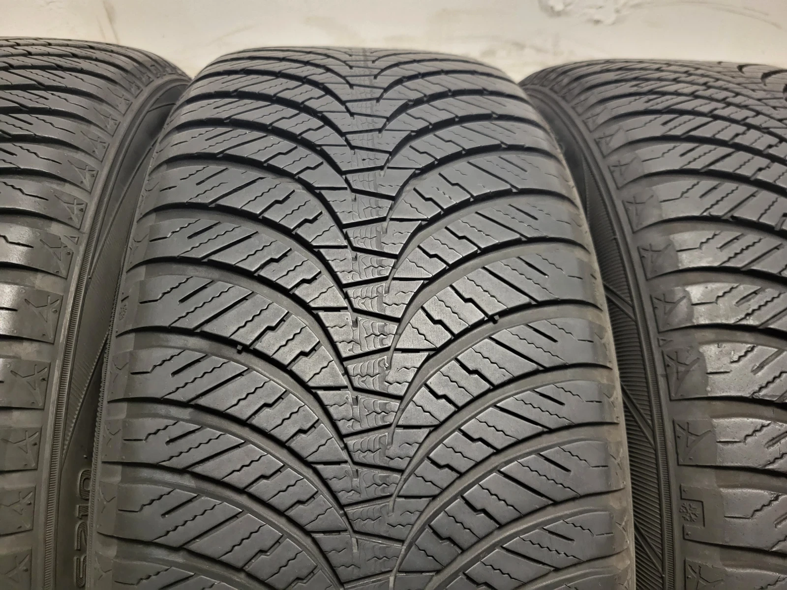  245/45R19 | Mobile.bg   4