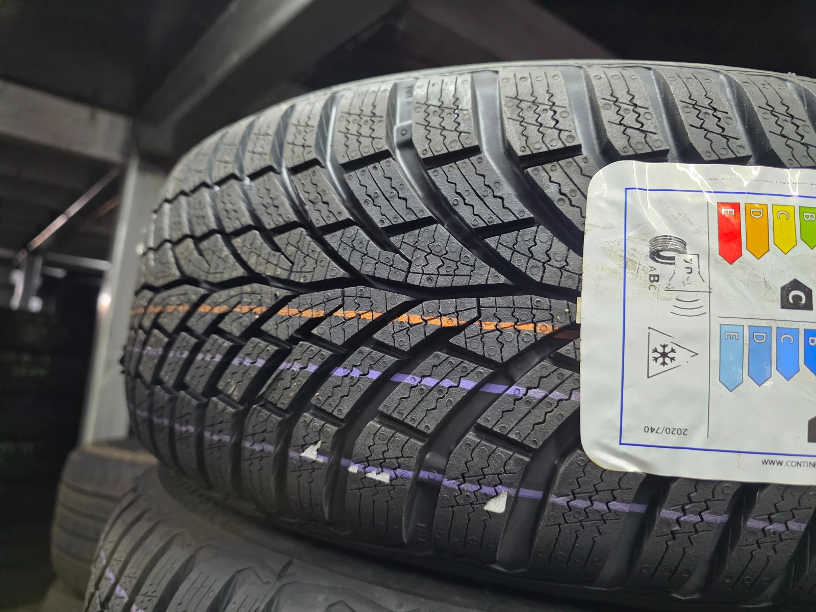 Гуми Зимни 195/55R16, снимка 3 - Гуми и джанти - 55272750