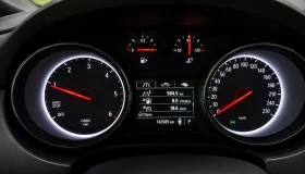 Opel Astra Sports Tourer , снимка 8