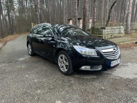 Opel Insignia, снимка 1 - Автомобили и джипове - 44760211