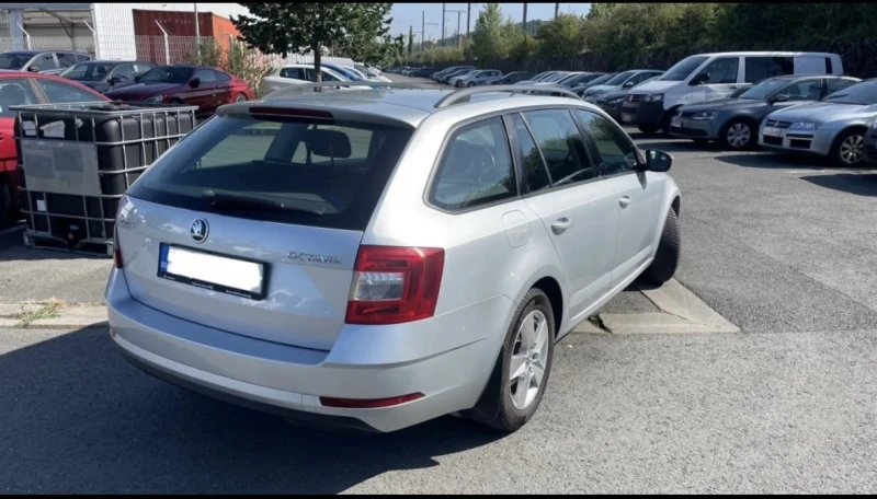 Skoda Octavia 1.6 tdi , снимка 4 - Автомобили и джипове - 47329565