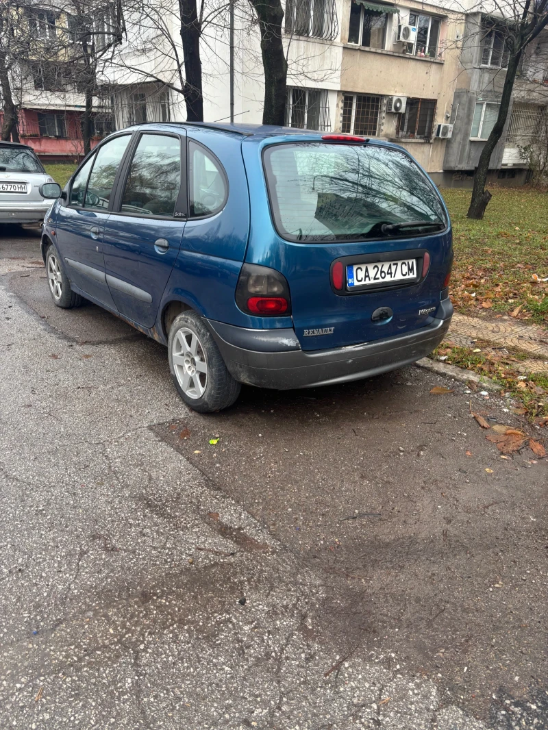 Renault Scenic, снимка 3 - Автомобили и джипове - 48209118