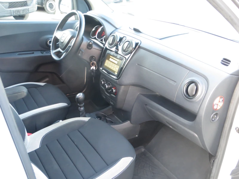 Dacia Lodgy STEPWAY, снимка 14 - Автомобили и джипове - 49102847