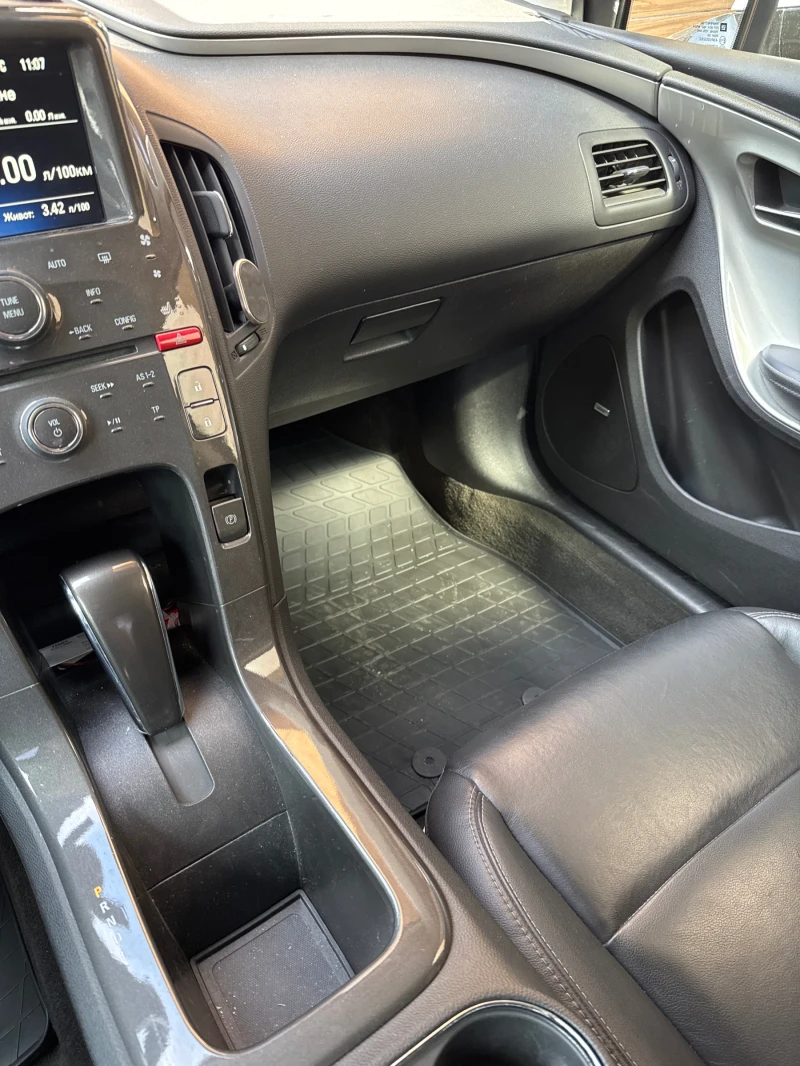 Opel Ampera, снимка 4 - Автомобили и джипове - 52136823