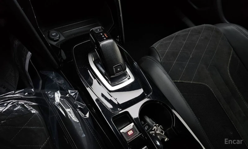 Peugeot 2008, снимка 9 - Автомобили и джипове - 53226421