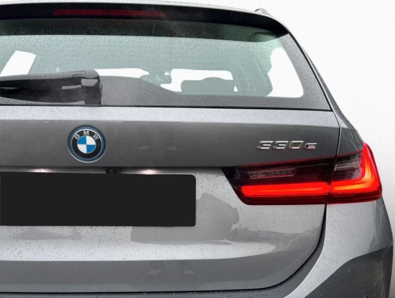 BMW 330 e* xDrive* HUD* Adaptive LED* Memory, снимка 4 - Автомобили и джипове - 53285560