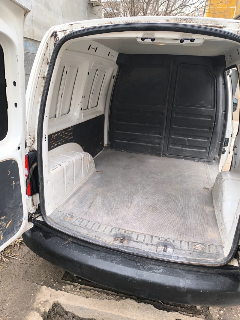 VW Caddy 1.6 TDI, снимка 8 - Автомобили и джипове - 53493241
