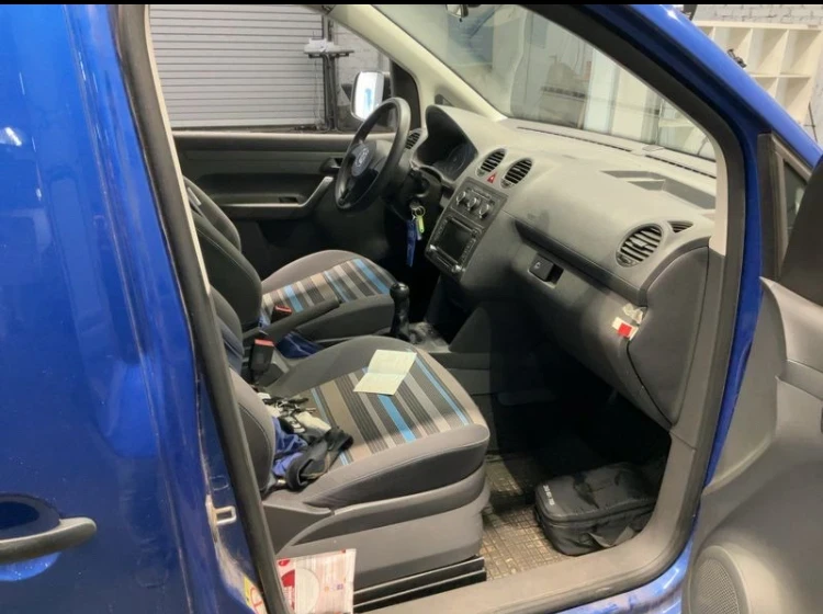 VW Caddy LPG 1.6i, снимка 7 - Автомобили и джипове - 56406775