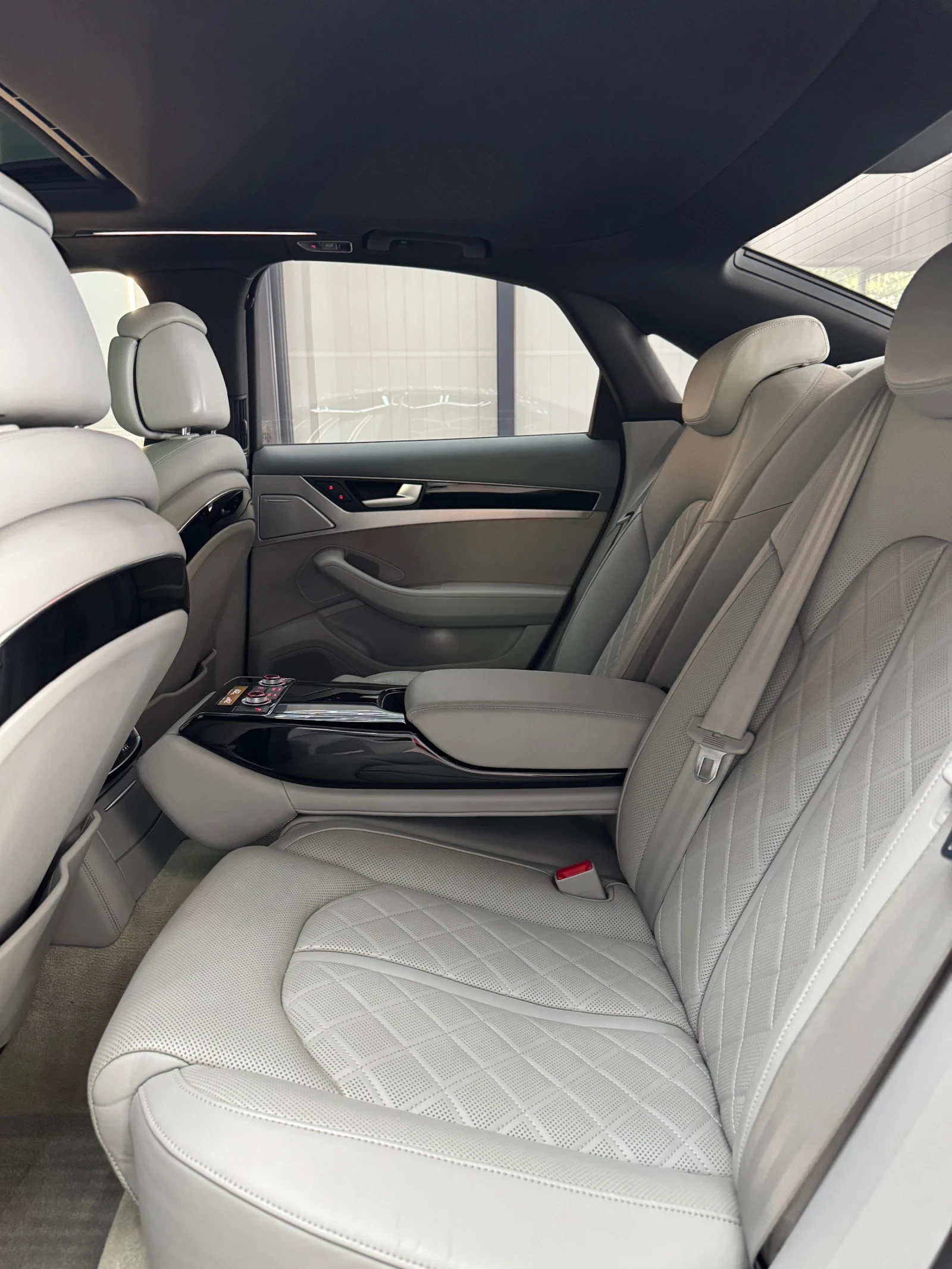 Audi A8 4.2 TDI QUATTRO* FULL Екстри* BOSE* HEAD UP*  - изображение 5