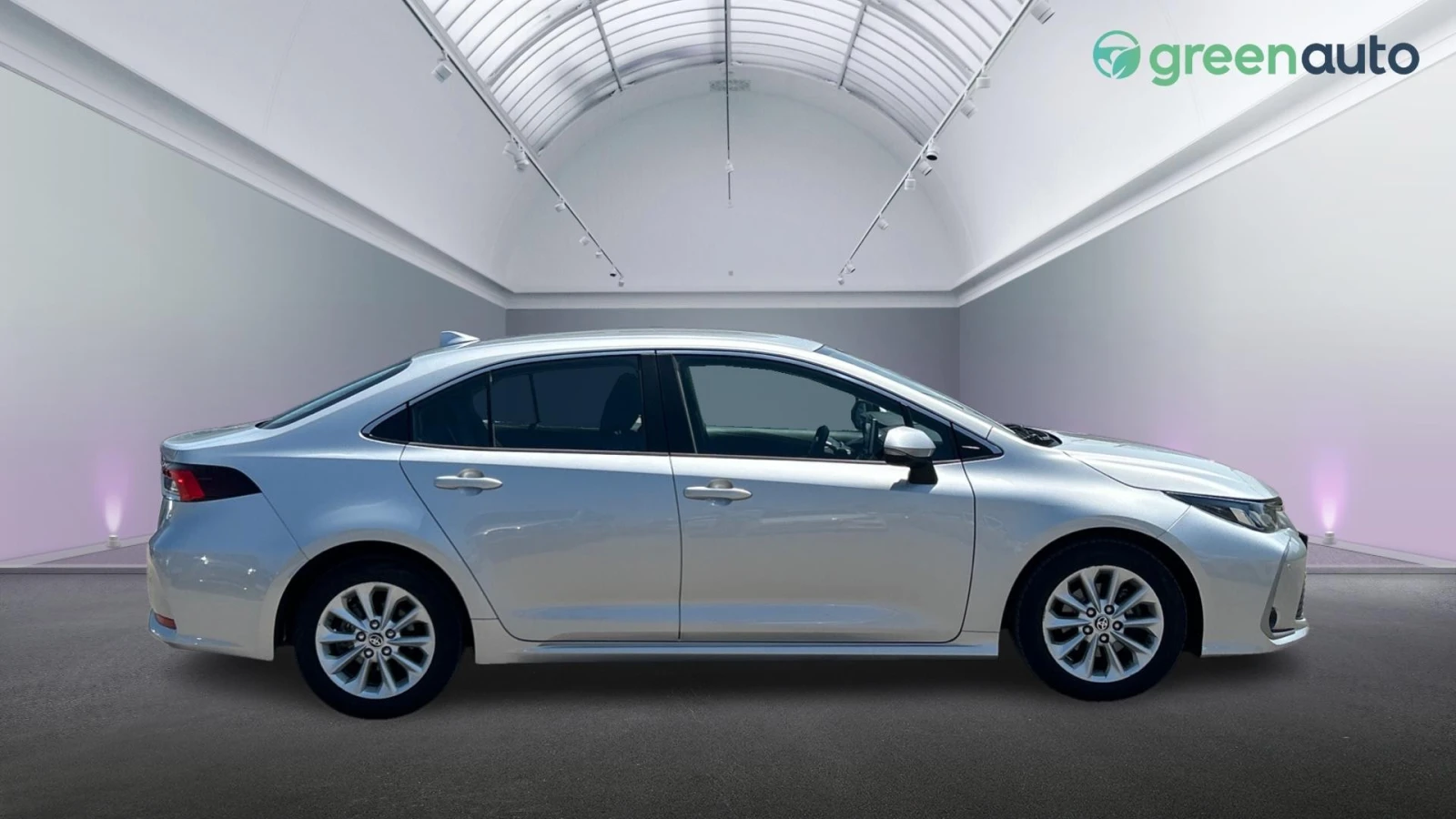 Toyota Corolla 1.6i, Месечна вноска от 488 лв. - изображение 3
