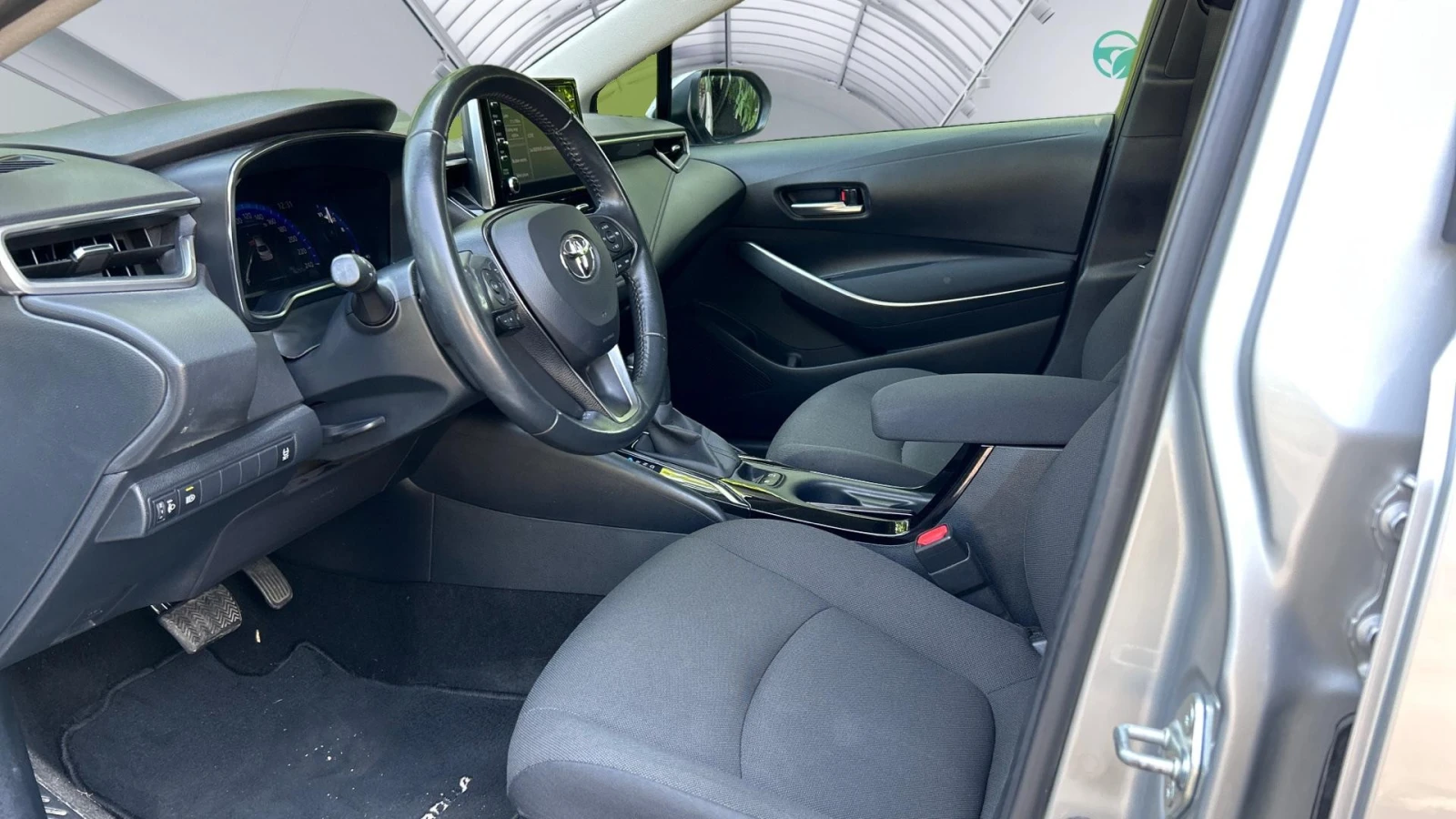 Toyota Corolla 1.6i, Месечна вноска от 488 лв. - изображение 9