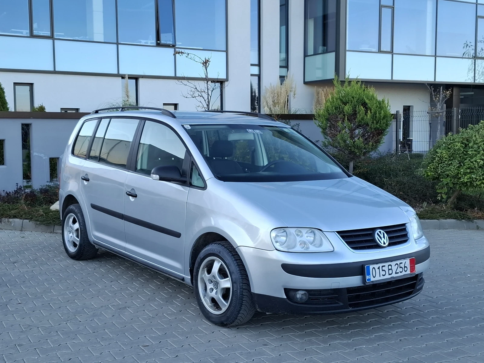 VW Touran 1.9TDI* (105кс)* ABTOMATИK* НОВ ВНОС* *  - изображение 9