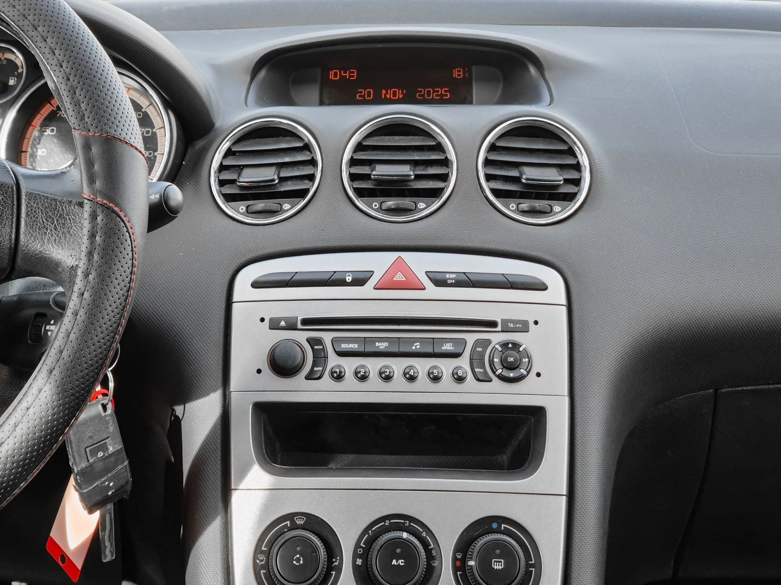 Peugeot 308 SW 1.6 HDI 6ск | Запазена в супер състояние - изображение 8