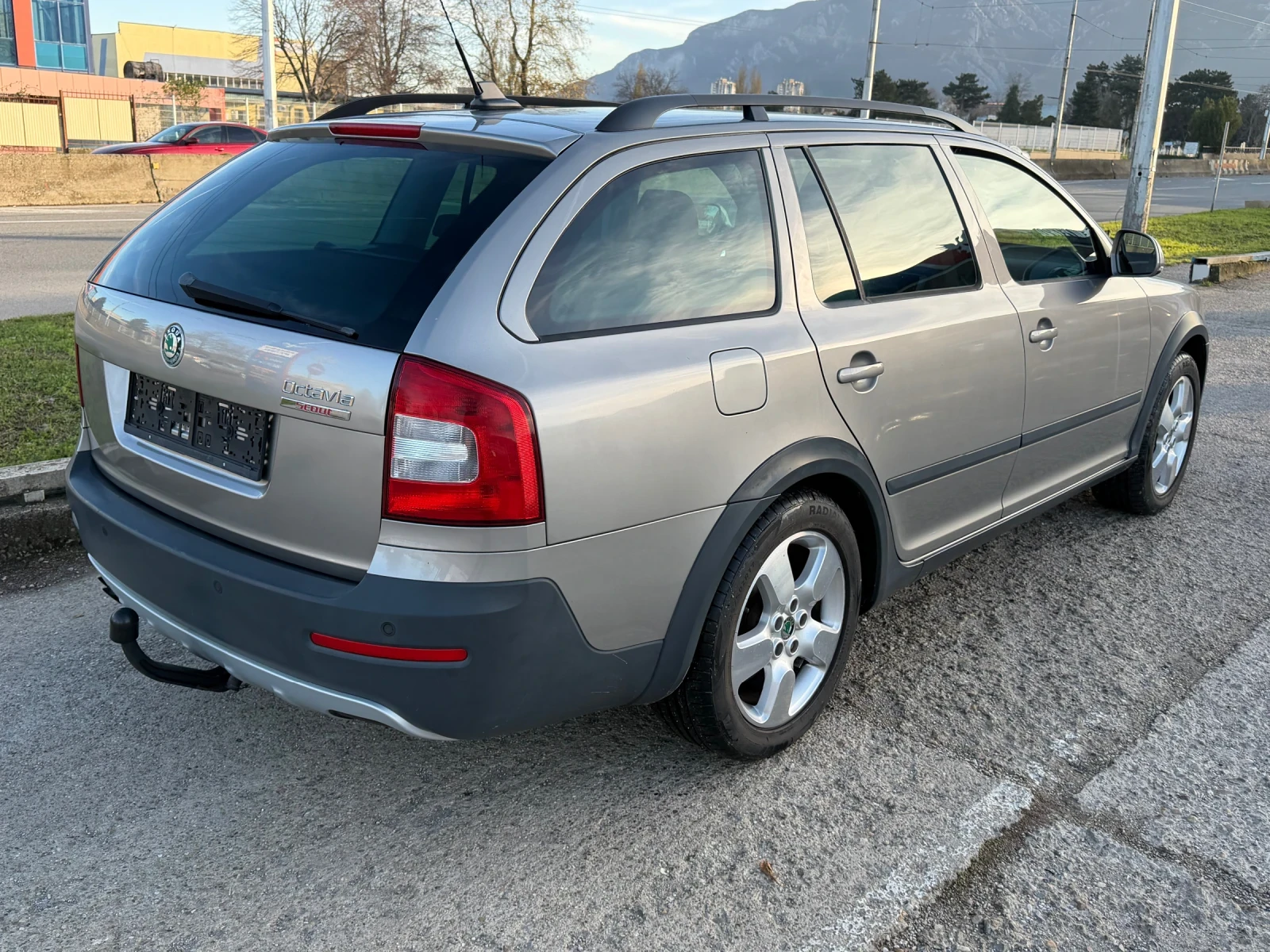 Skoda Octavia 2.0TDI-SCOUT4X4 - изображение 4