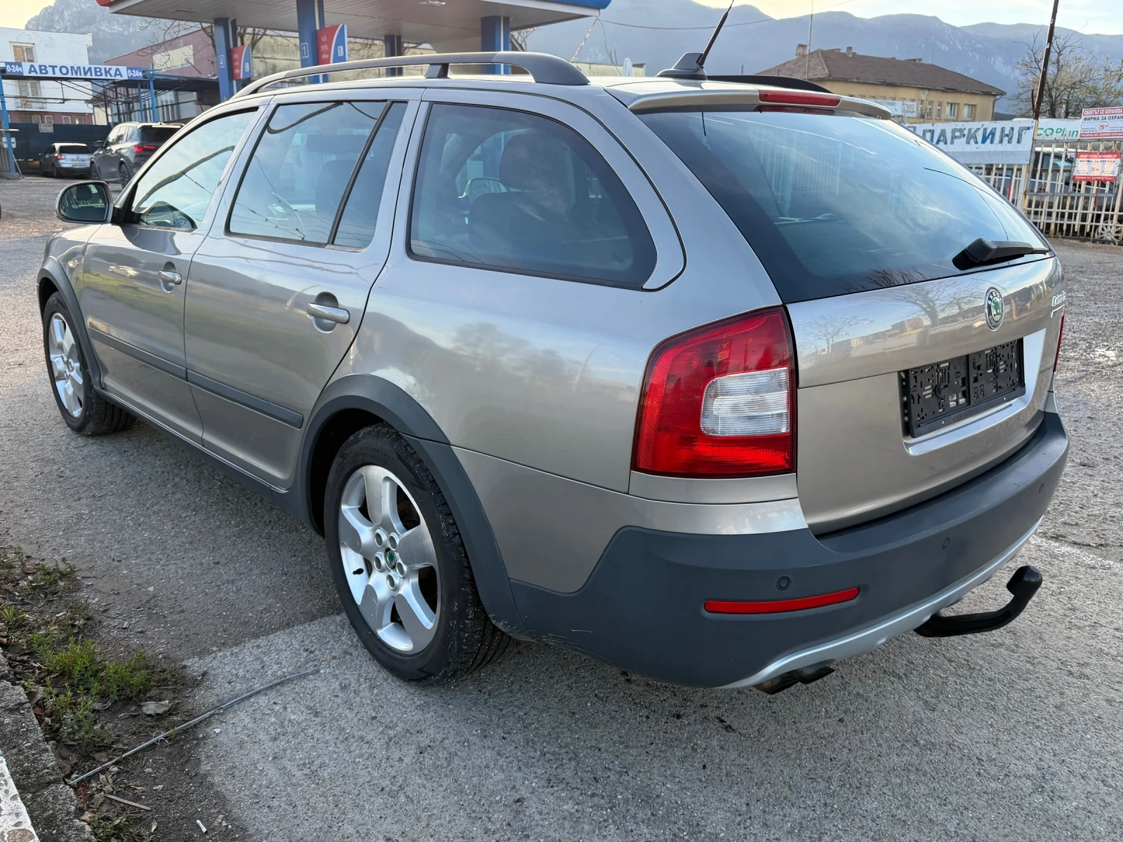Skoda Octavia 2.0TDI-SCOUT4X4 - изображение 6