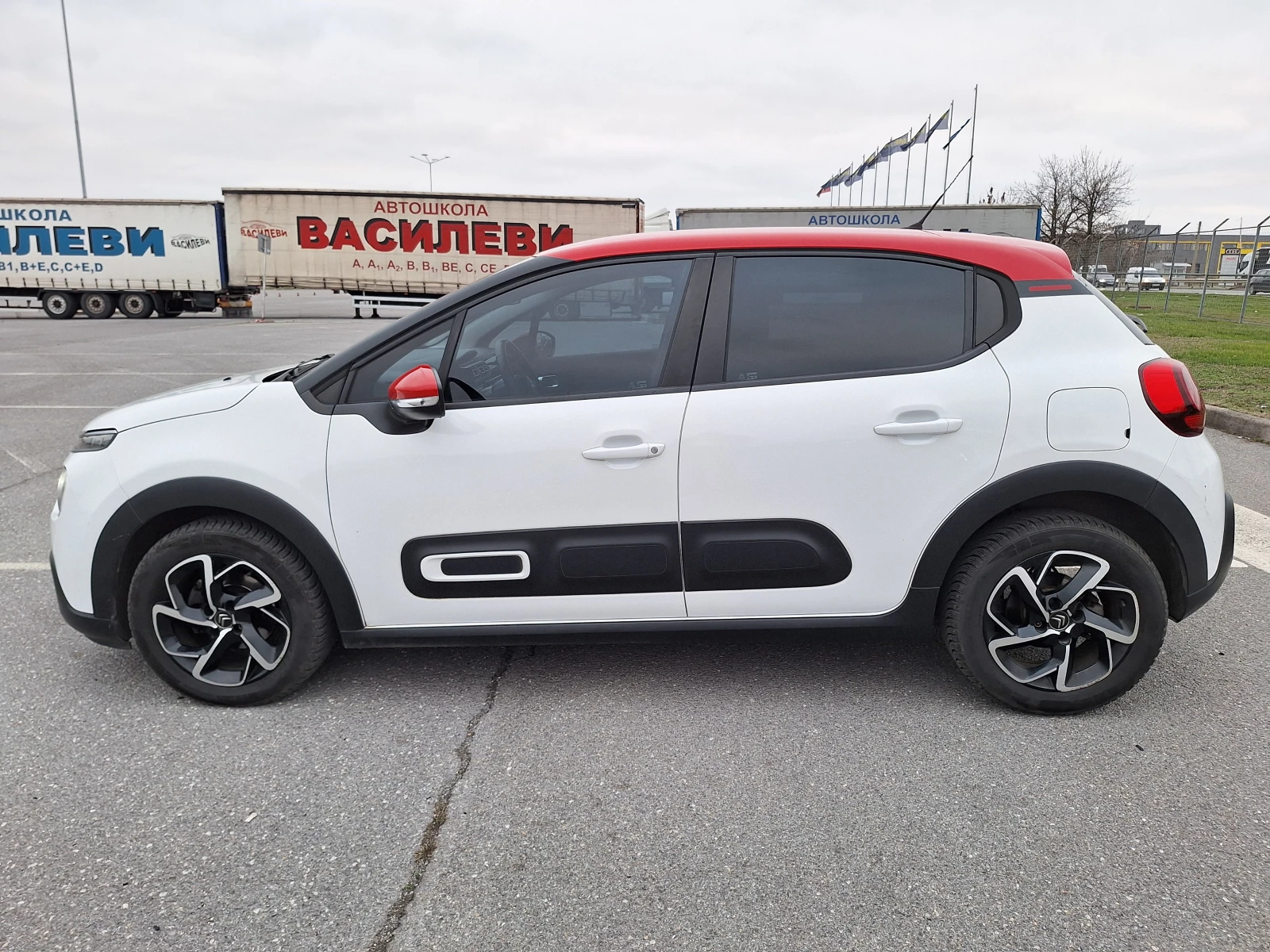 Citroen C3 SHINE PureTech 110 S&S EAT6 E6 �������� | Mobile.bg � ����������� 6