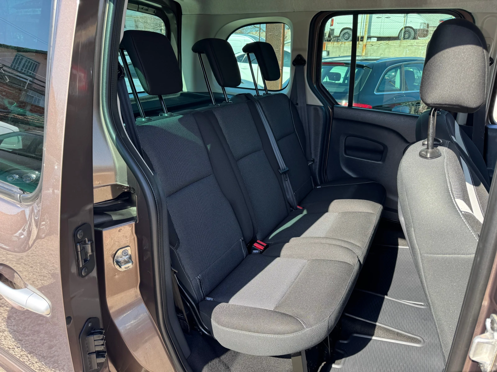 Renault Kangoo ЕURO-6, снимка 16 - Автомобили и джипове - 53845333