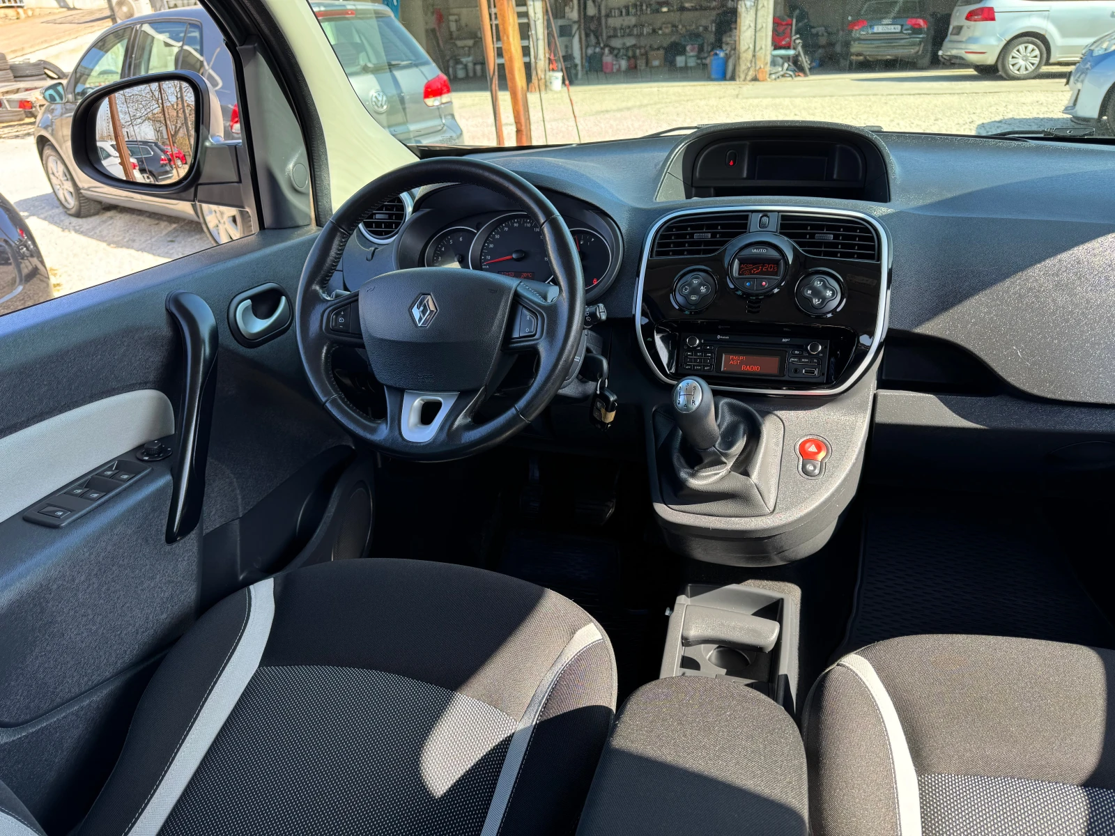 Renault Kangoo ЕURO-6, снимка 11 - Автомобили и джипове - 53845333