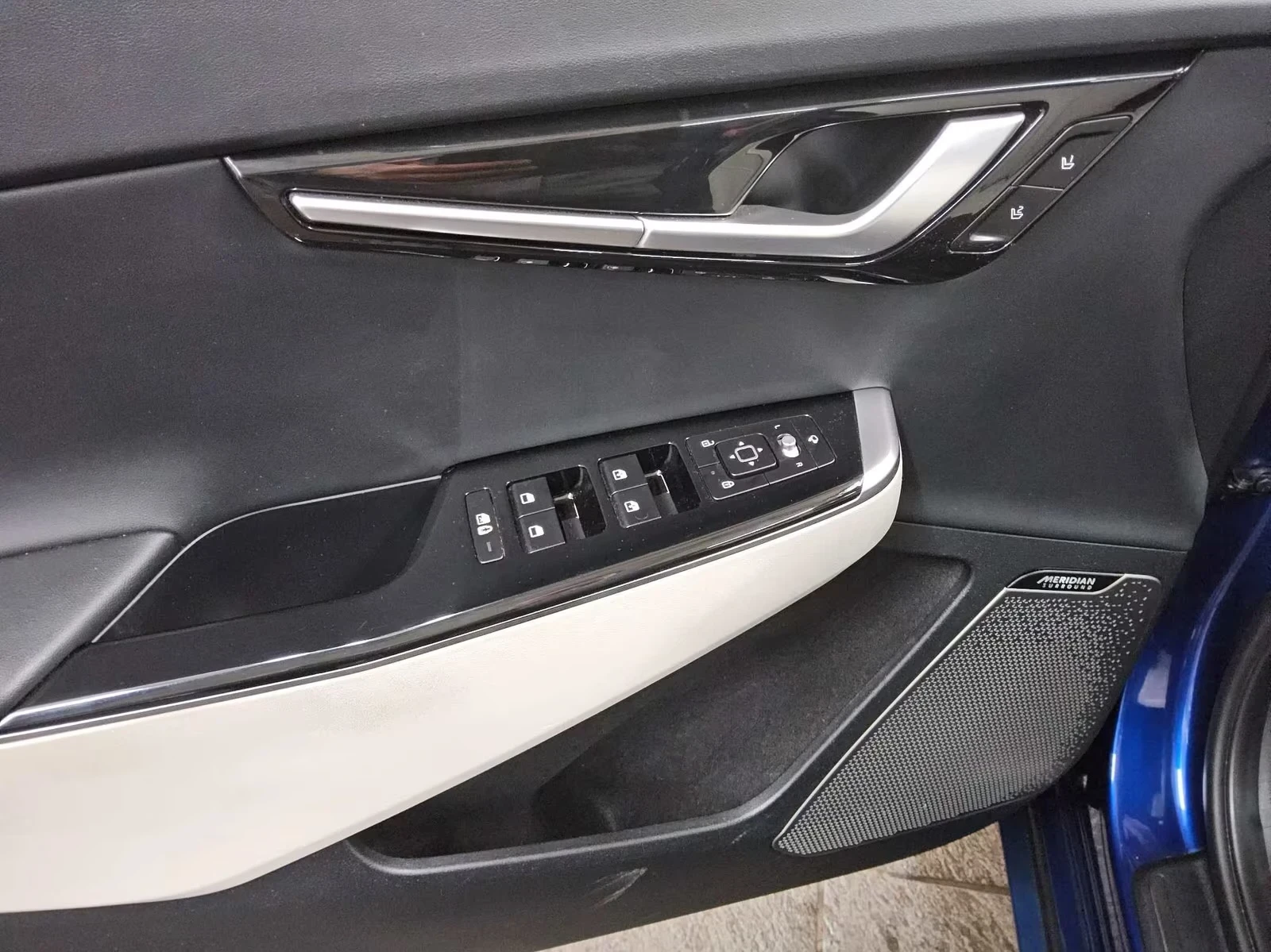 Kia EV6 GT-Line 77kWh AWD DIST Matrix 360 Winter Pack+ HUD, снимка 10 - Автомобили и джипове - 54296980