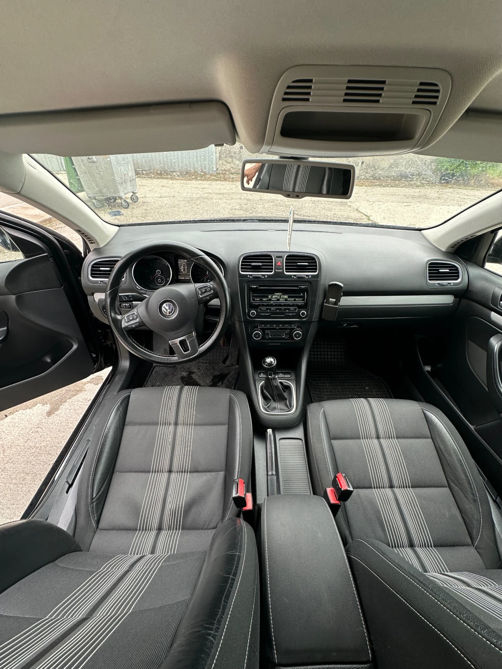 VW Golf Variant 1.6TDI105кс, снимка 11 - Автомобили и джипове - 54487125