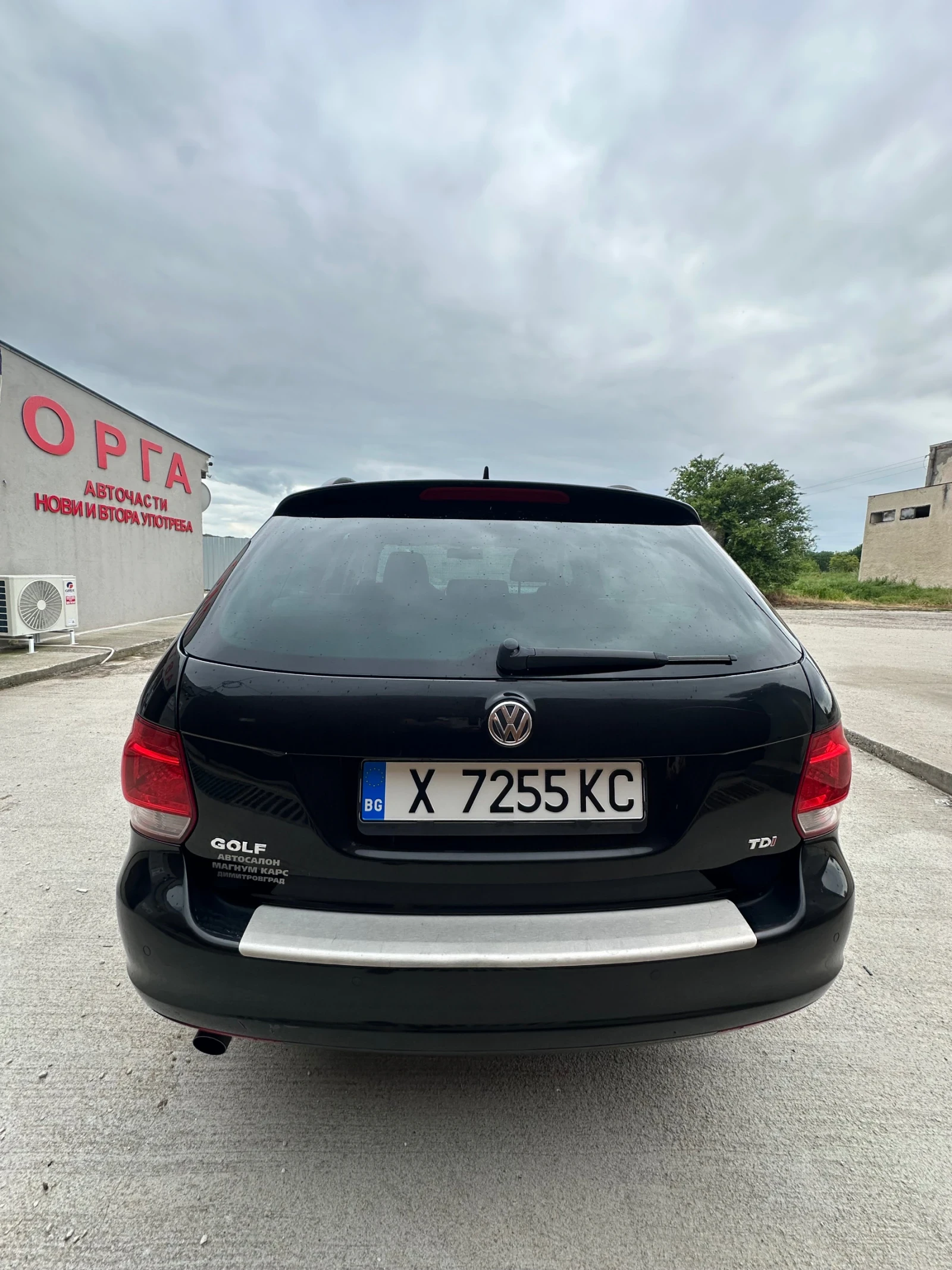 VW Golf Variant 1.6TDI105кс, снимка 7 - Автомобили и джипове - 54487125