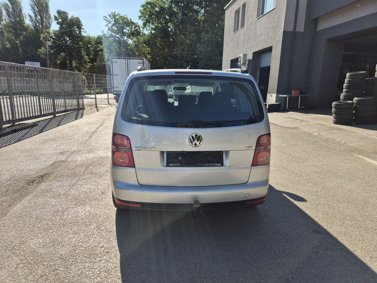 VW Touran 1.9  105 К.С.  6 СКОРОСТИ , снимка 6 - Автомобили и джипове - 54694860