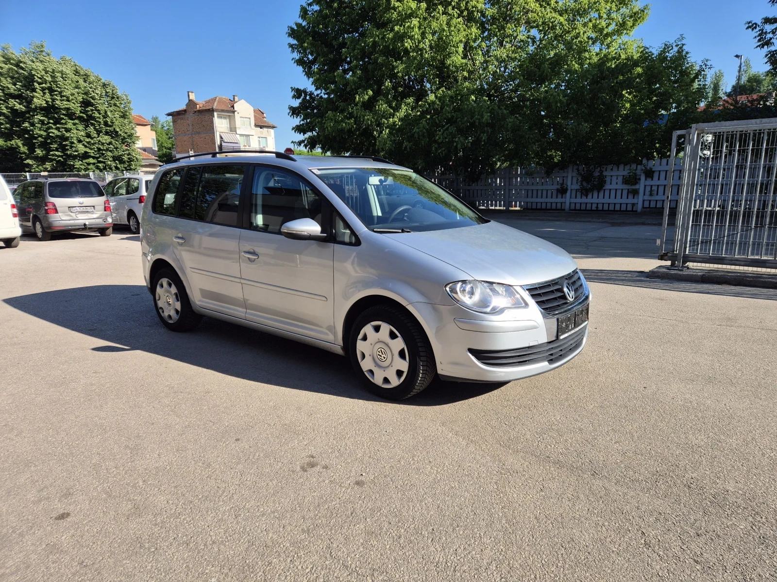VW Touran 1.9  105 К.С.  6 СКОРОСТИ , снимка 3 - Автомобили и джипове - 54694860