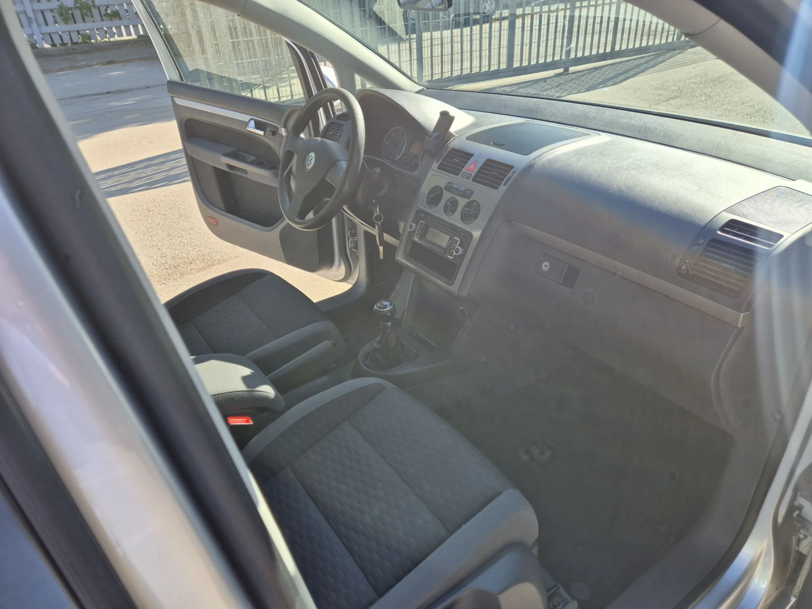 VW Touran 1.9  105 К.С.  6 СКОРОСТИ , снимка 14 - Автомобили и джипове - 54694860