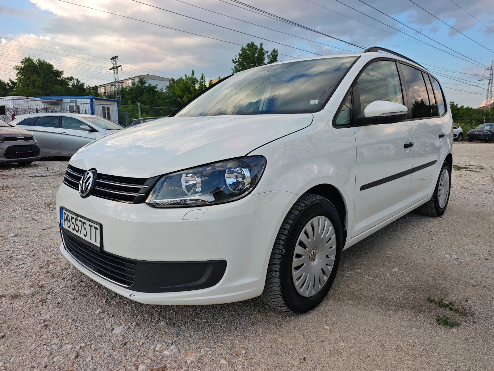 VW Touran 1.6TDI / DSG, снимка 2 - Автомобили и джипове - 55054539