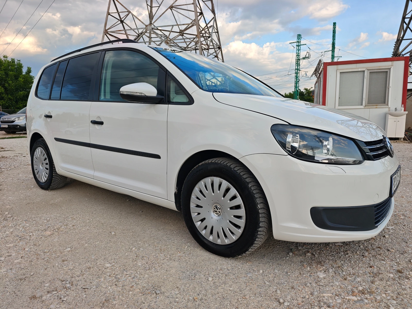 VW Touran 1.6TDI / DSG, снимка 8 - Автомобили и джипове - 55054539