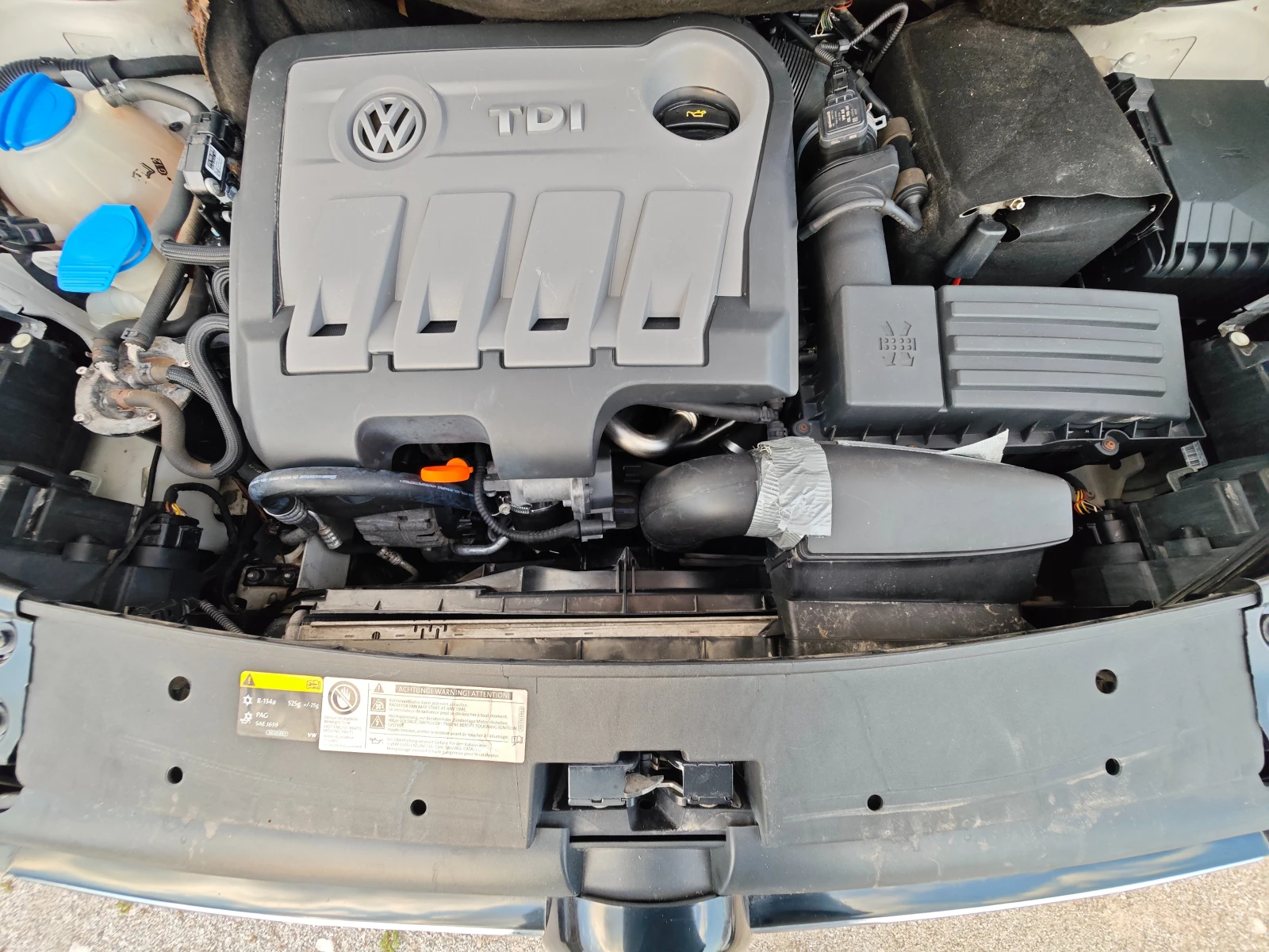 VW Touran 1.6TDI / DSG, снимка 17 - Автомобили и джипове - 55054539